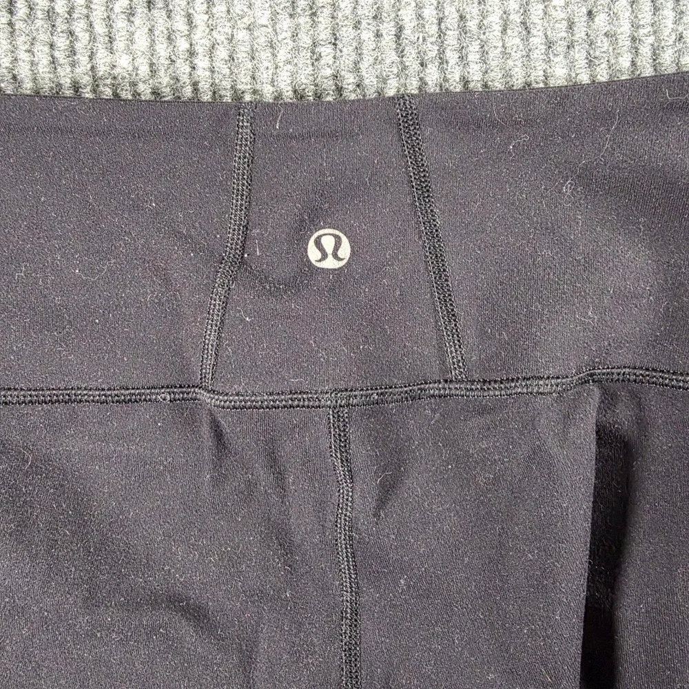 Lululemon Black Cropped Leggings High Rise Athletic Pants Womens‎ Size 4